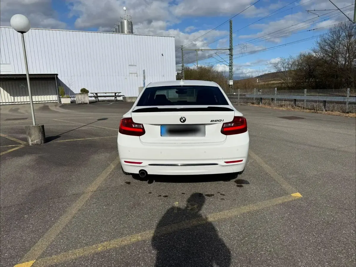 Gebraucht BMW 220 Sport Line 185 PS (136 kW) 2014 Weiß Coupé