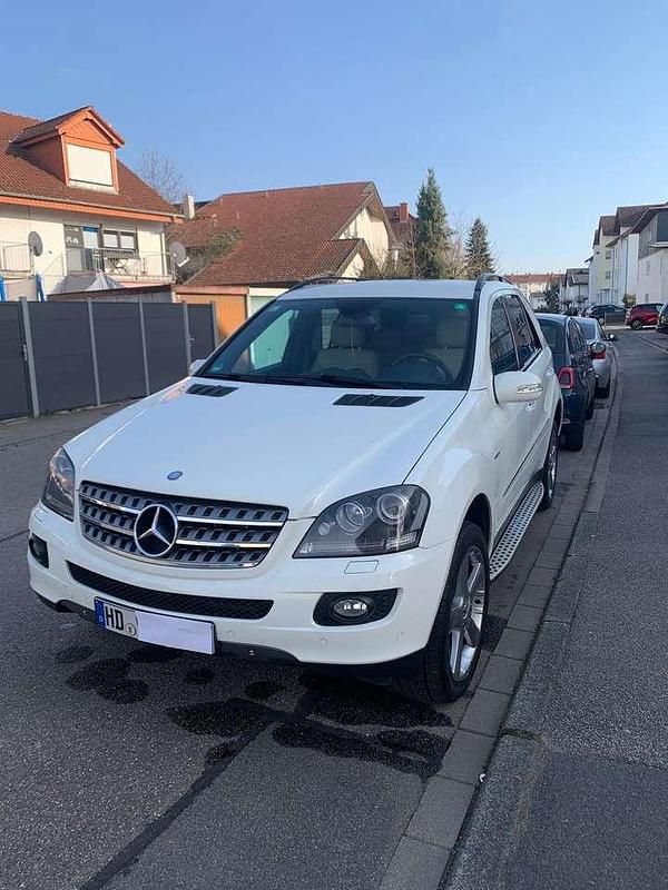 Gebraucht Mercedes ML320 224 PS (164 kW) 2008 Weiß SUV