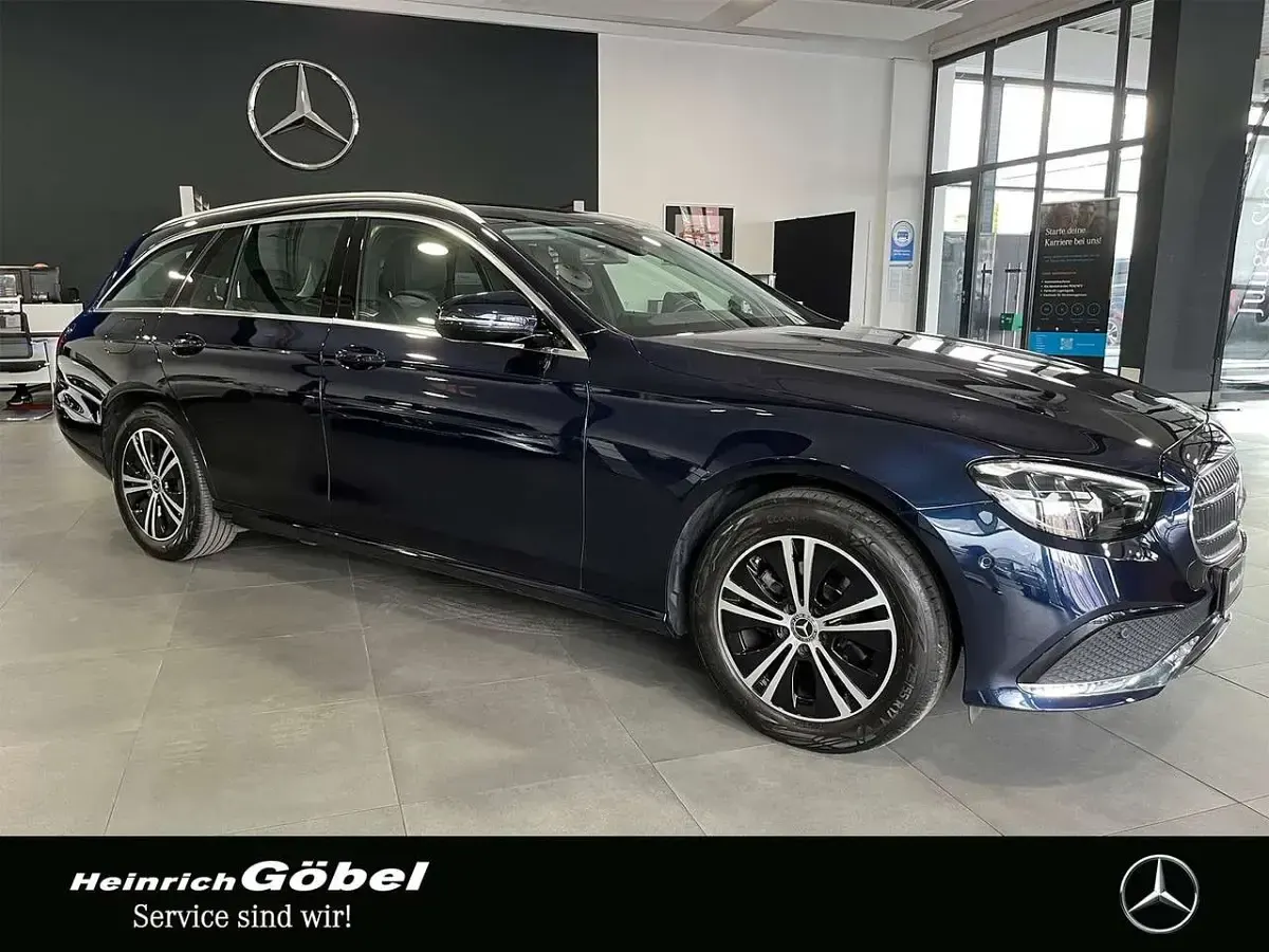 Second-hand Mercedes E220 Avantgarde 200 CP (147 kW) 2022 Albastru Break