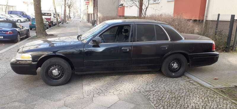Schwarz Gebraucht 1998 Ford Crown Victoria Limousine | 6.490 € - Bild 1/4