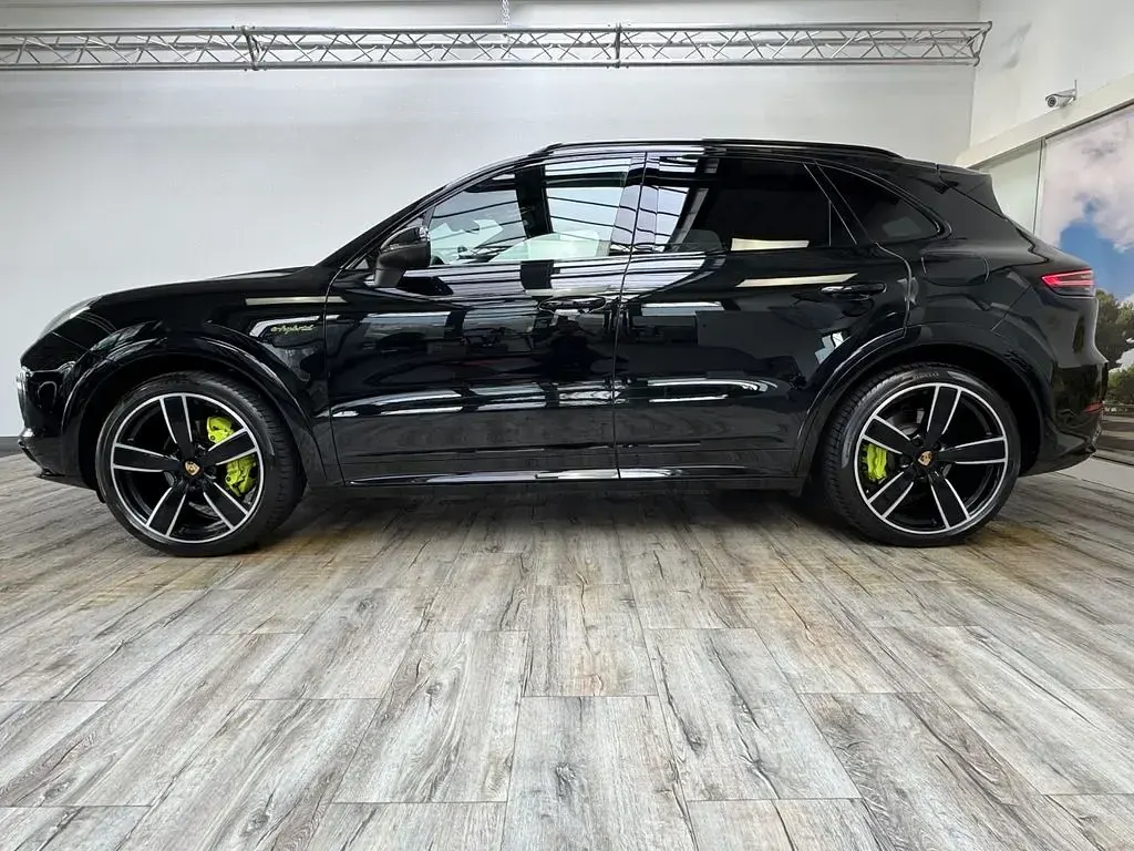 Gebraucht Porsche Cayenne E-Hybrid Platinum Edition 470 PS (345 kW) 2023 Chromitschwarz SUV