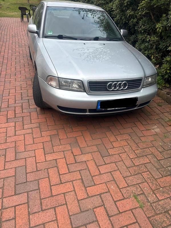 Second-hand Audi A4 125 CP (91 kW) 1997 Gri Berlinǎ