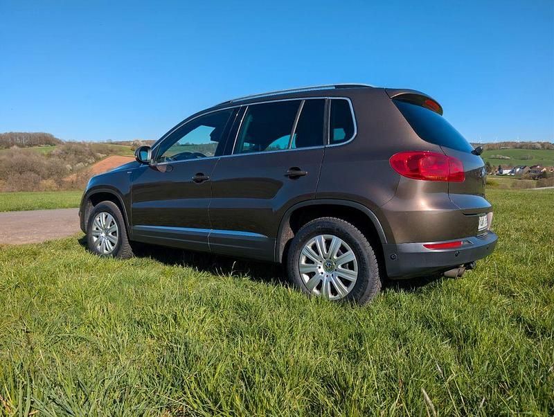 Gebraucht VW Tiguan Life 140 PS (102 kW) 2013 Braun SUV