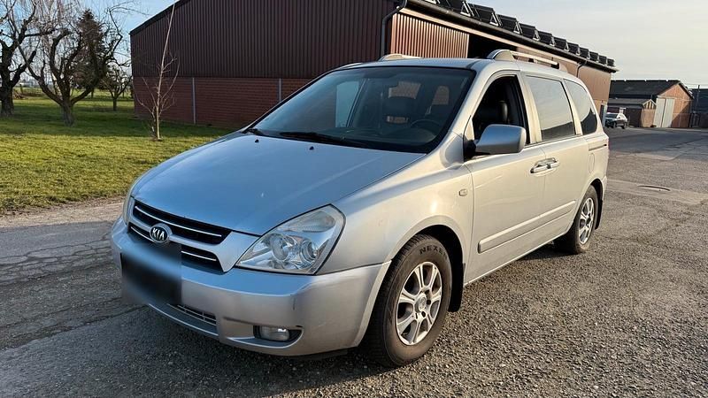 Gebraucht Kia Carnival 2007 Silber Van / Kleinbus