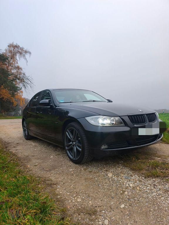 Gebraucht BMW 318 143 PS (105 kW) 2007 Schwarz Limousine