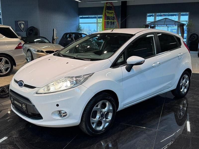 Gebraucht Ford Fiesta 90 PS (66 kW) 2008 Weiß Kleinwagen