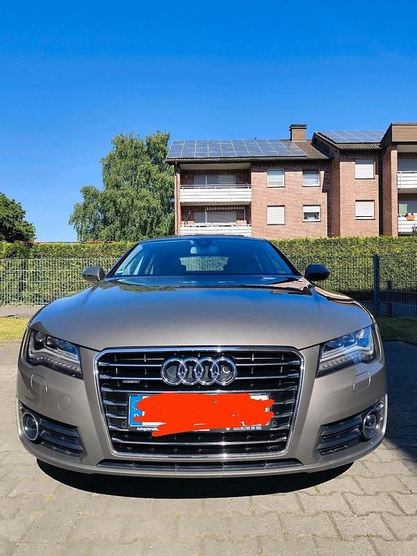 Braun Gebraucht 2011 Audi A7 Kleinwagen | 16.500 € (Guter Preis) - Bild 1/4