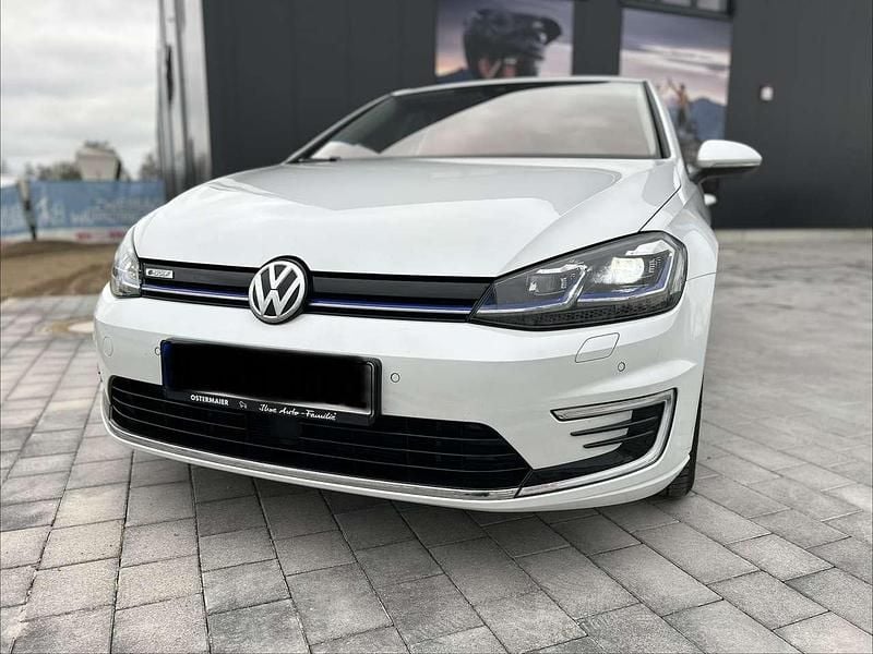 Gebraucht VW e-Golf 100 kW (136 PS) 2020 Weiß Kleinwagen