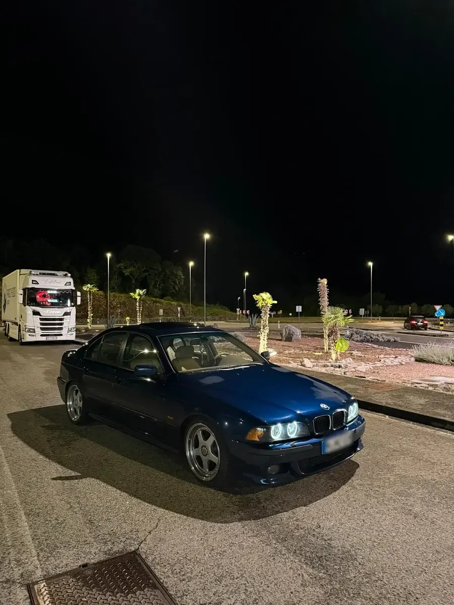Gebraucht BMW 528 M Sport 193 PS (141 kW) 1998 Blau Limousine