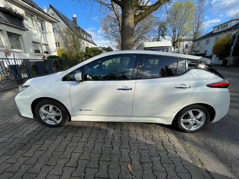 Gebraucht Nissan Leaf 360º 110 kW (150 PS) 2019 Weiß Kleinwagen