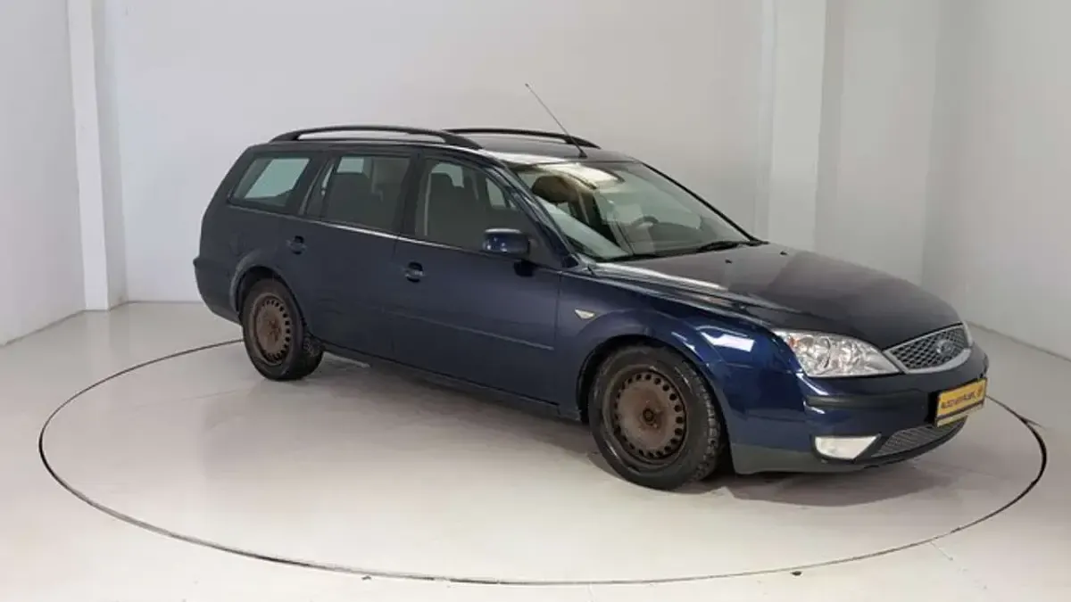 Gebraucht Ford Mondeo Ambiente 125 PS (91 kW) 2005 Blau Kombi