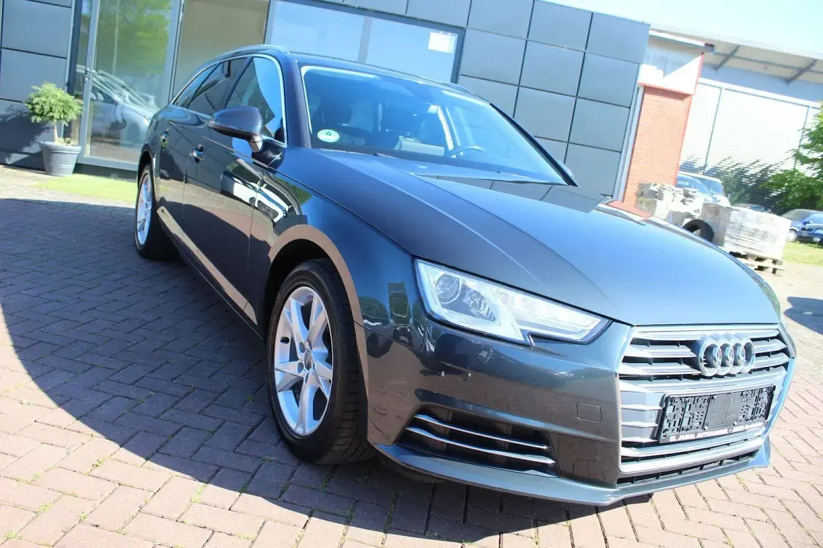 Gebraucht Audi A4 Sport 190 PS (139 kW) 2017 Grau Kombi