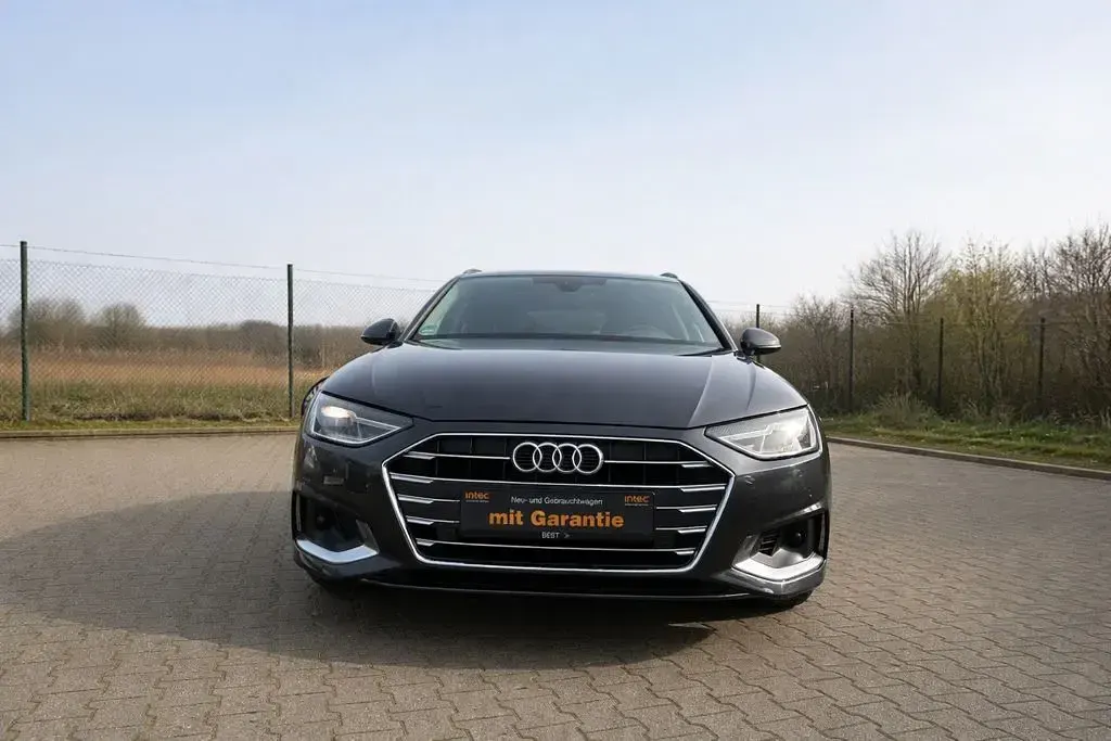 Używany Audi A4 Advanced Plus 163 KM (119 kW) 2022 Szary Kombi