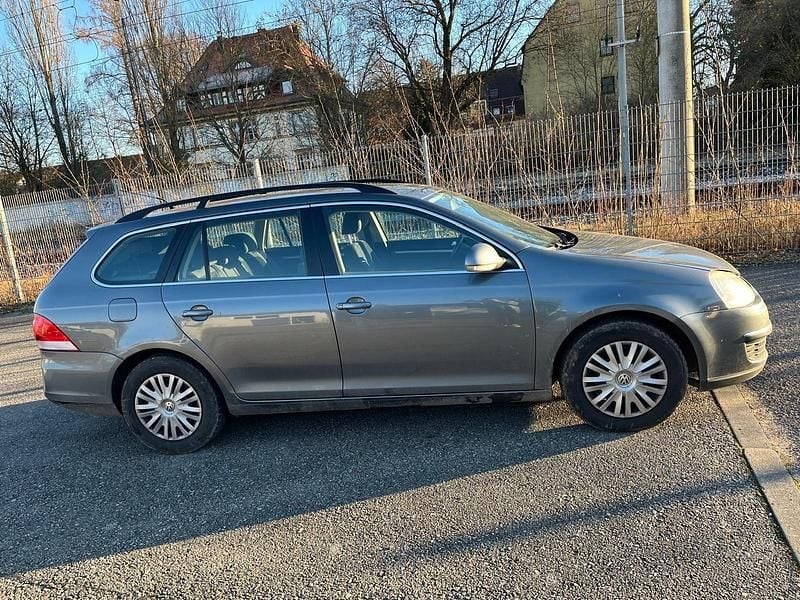 Gebraucht VW Golf V 122 PS (89 kW) 2009 Grau Kombi