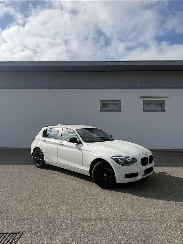Weiß Gebraucht 2012 BMW 116 Kleinwagen | 5.600 € (Fairer Preis) - Bild 1/4