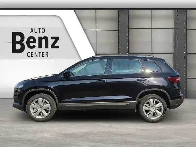 Neu Skoda Karoq Selection 150 PS (110 kW) 2025 Grau SUV