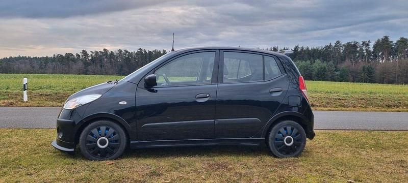 Gebraucht Hyundai i10 69 PS (50 kW) 2010 Schwarz Kleinwagen
