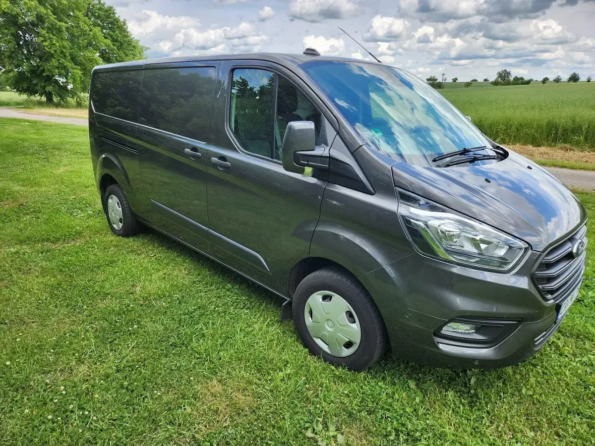 Gebraucht Ford Transit Trend 131 PS (96 kW) 2020 Grau Van / Kleinbus