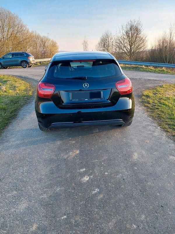 Gebraucht Mercedes A160 102 PS (75 kW) 2017 Schwarz Kleinwagen