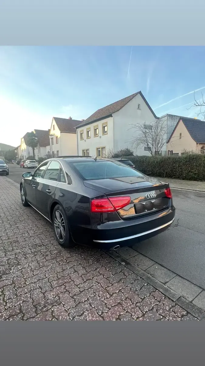 Gebraucht Audi A8 Comfort 250 PS (183 kW) 2011 Andere farben Limousine