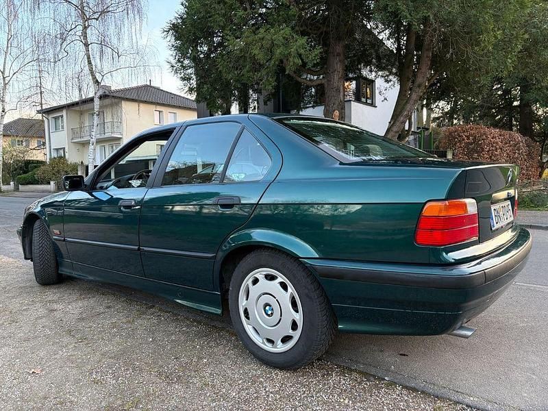 Gebraucht BMW 316 102 PS (75 kW) 1995 Grün Limousine