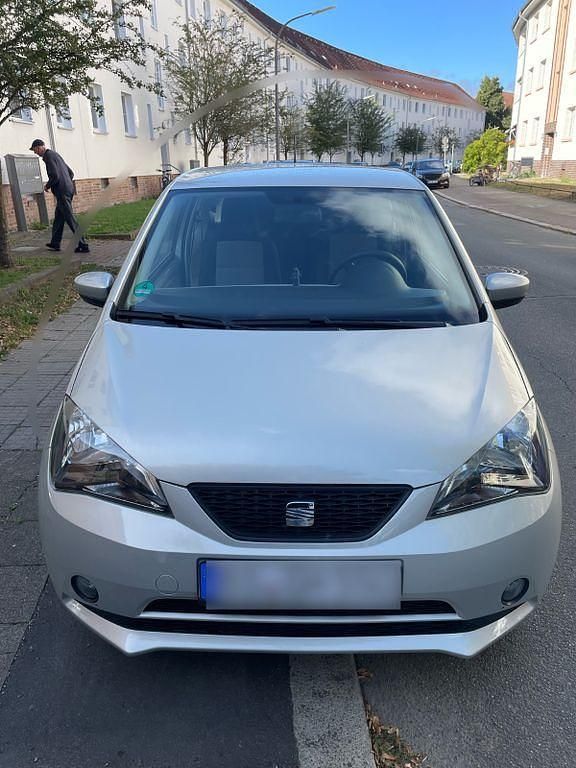 Silber Gebraucht 2014 Seat Mii Kleinwagen | 5.000 € (Guter Preis) - Bild 1/4