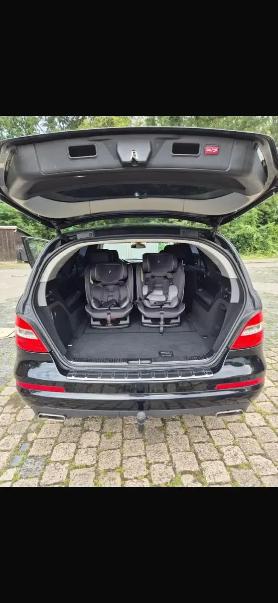 Używany Mercedes R350 265 KM (194 kW) 2011 Czarny Minivan