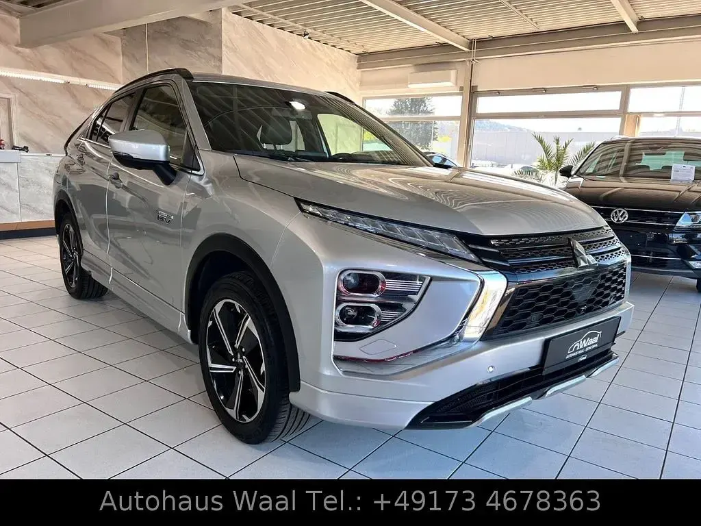 Gebraucht Mitsubishi Eclipse Cross Plus 188 PS (138 kW) 2022 Silber SUV