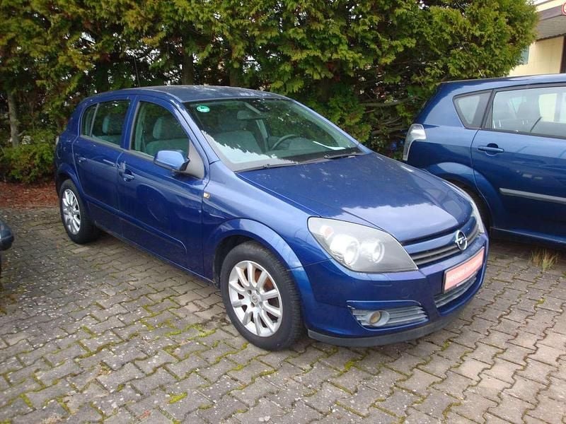 Gebraucht Opel Astra Enjoy 105 PS (77 kW) 2004 Ultrablau mi2 Kleinwagen
