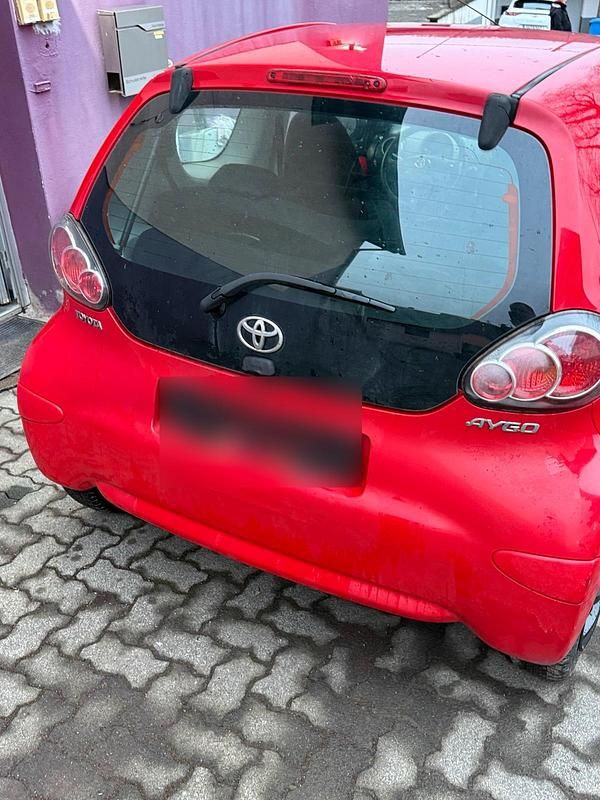 Gebraucht Toyota Aygo 69 PS (50 kW) 2006 Rot Kleinwagen