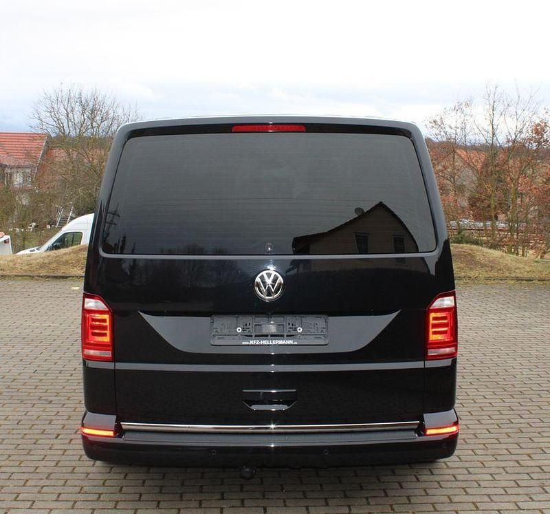 Gebraucht VW Caravelle Highline 199 PS (146 kW) 2019 Schwarz Van / Kleinbus