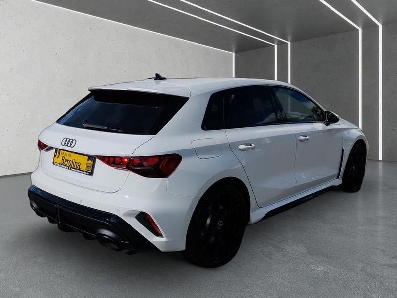 Neu Audi RS3 Sport 400 PS (294 kW) 2026 Weiß Limousine