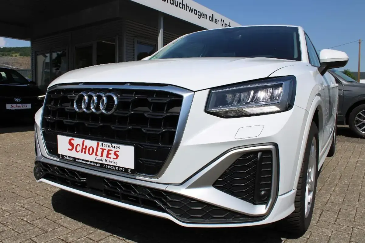 Gebraucht Audi Q2 S-Line 116 PS (85 kW) 2025 Weiß SUV