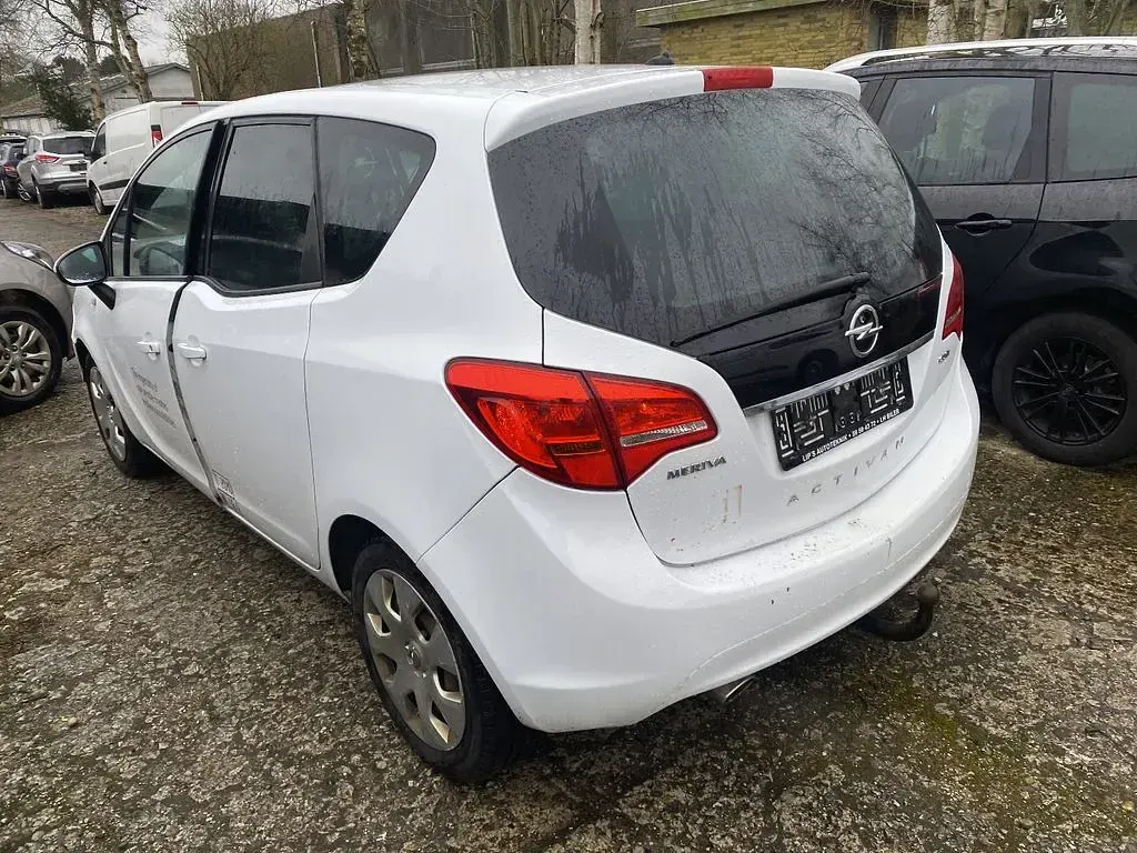 Gebraucht Opel Meriva drive 110 PS (80 kW) 2016 Weiß Van / Kleinbus