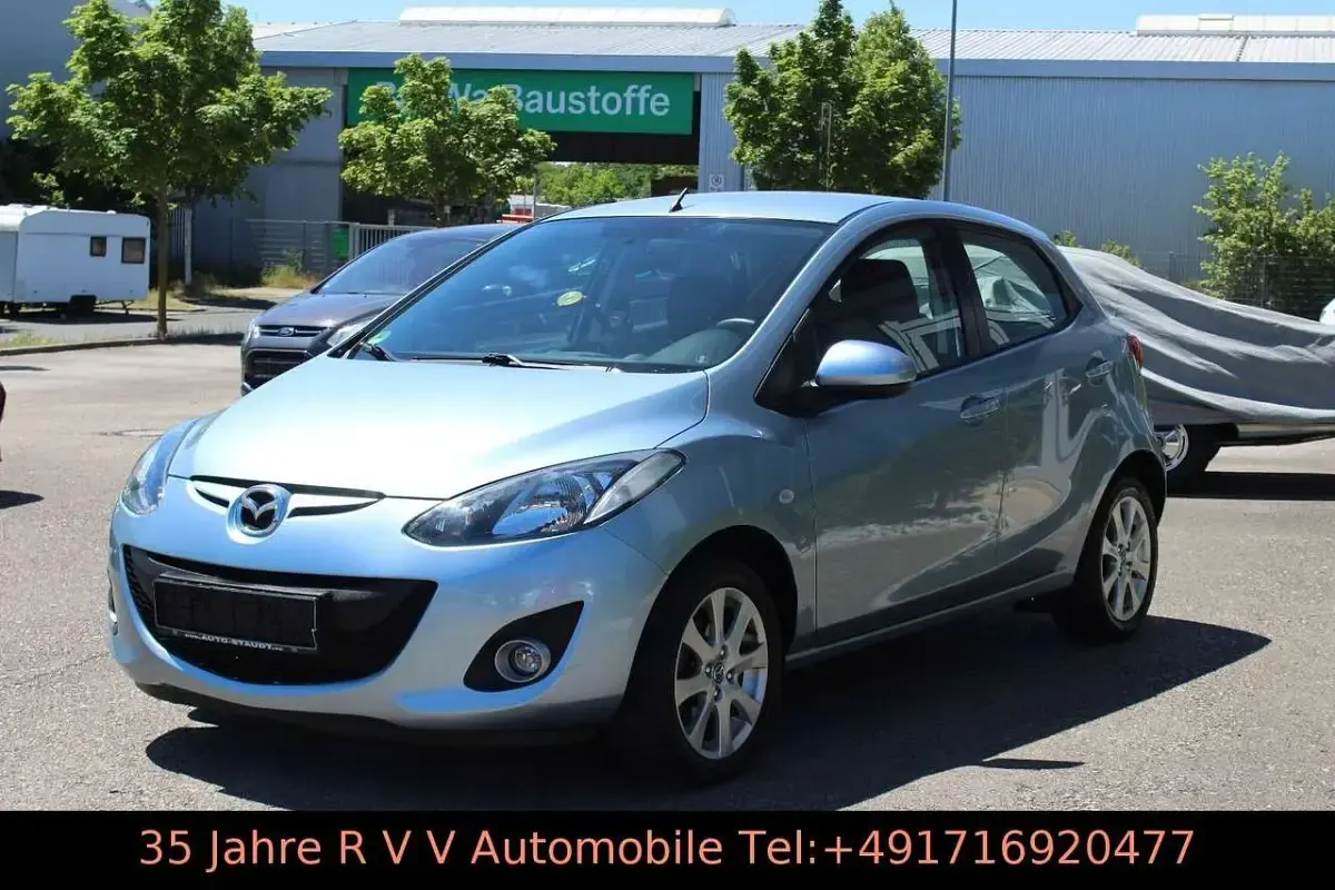 Gebraucht Mazda 2 Edition 84 PS (61 kW) 2013 Blau Kleinwagen