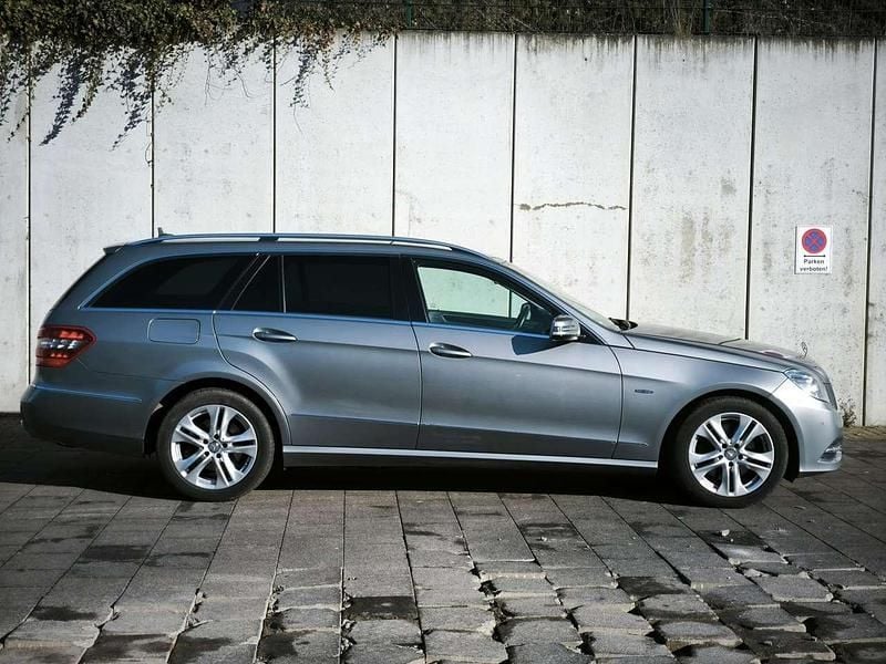 Gebraucht Mercedes E350 265 PS (194 kW) 2012 792 palladium silber Kombi
