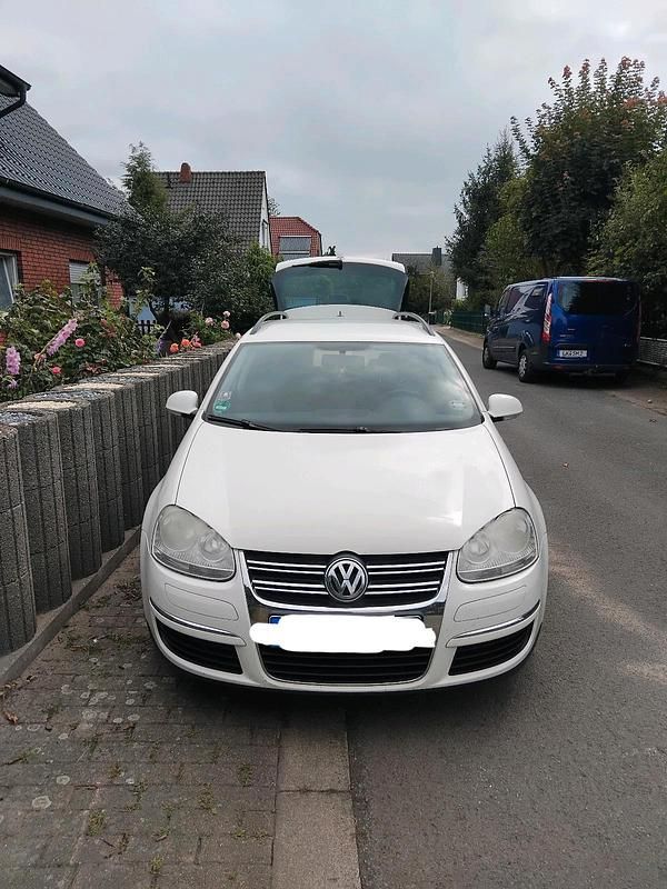 Weiß Gebraucht 2008 VW Golf V Kombi | 2.500 € (Fairer Preis) - Bild 1/4