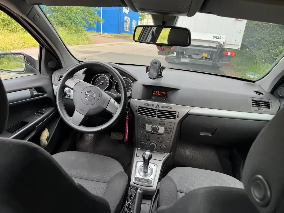 Gebraucht Opel Astra 105 PS (77 kW) 2006 Grau Kombi