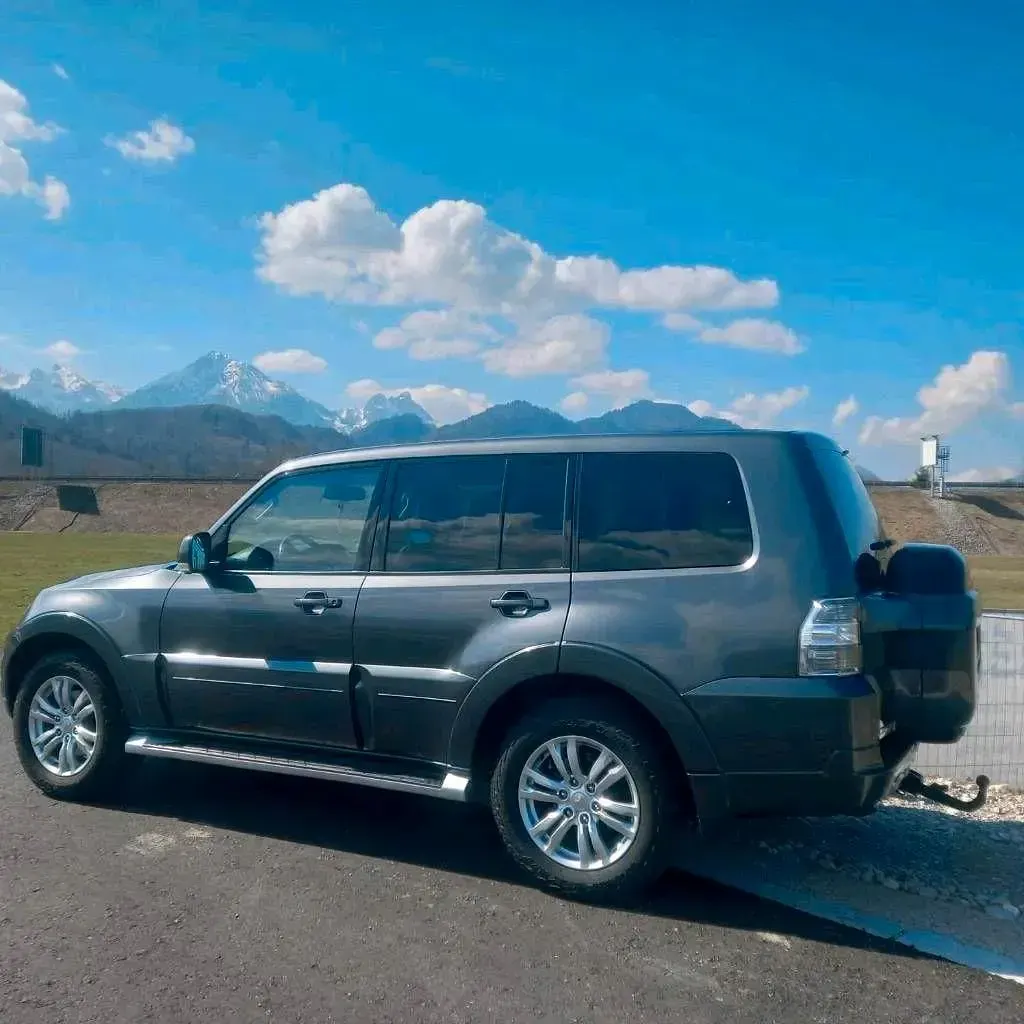 Gebraucht Mitsubishi Pajero 190 PS (139 kW) 2015 Grau SUV