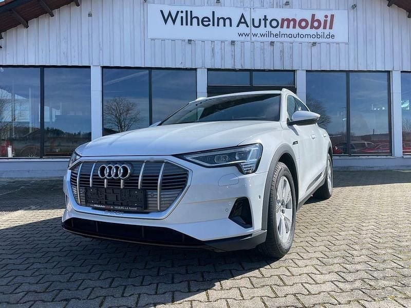 Gebraucht Audi e-tron Sport 230 kW (313 PS) 2022 Gletscherweiß metallic SUV