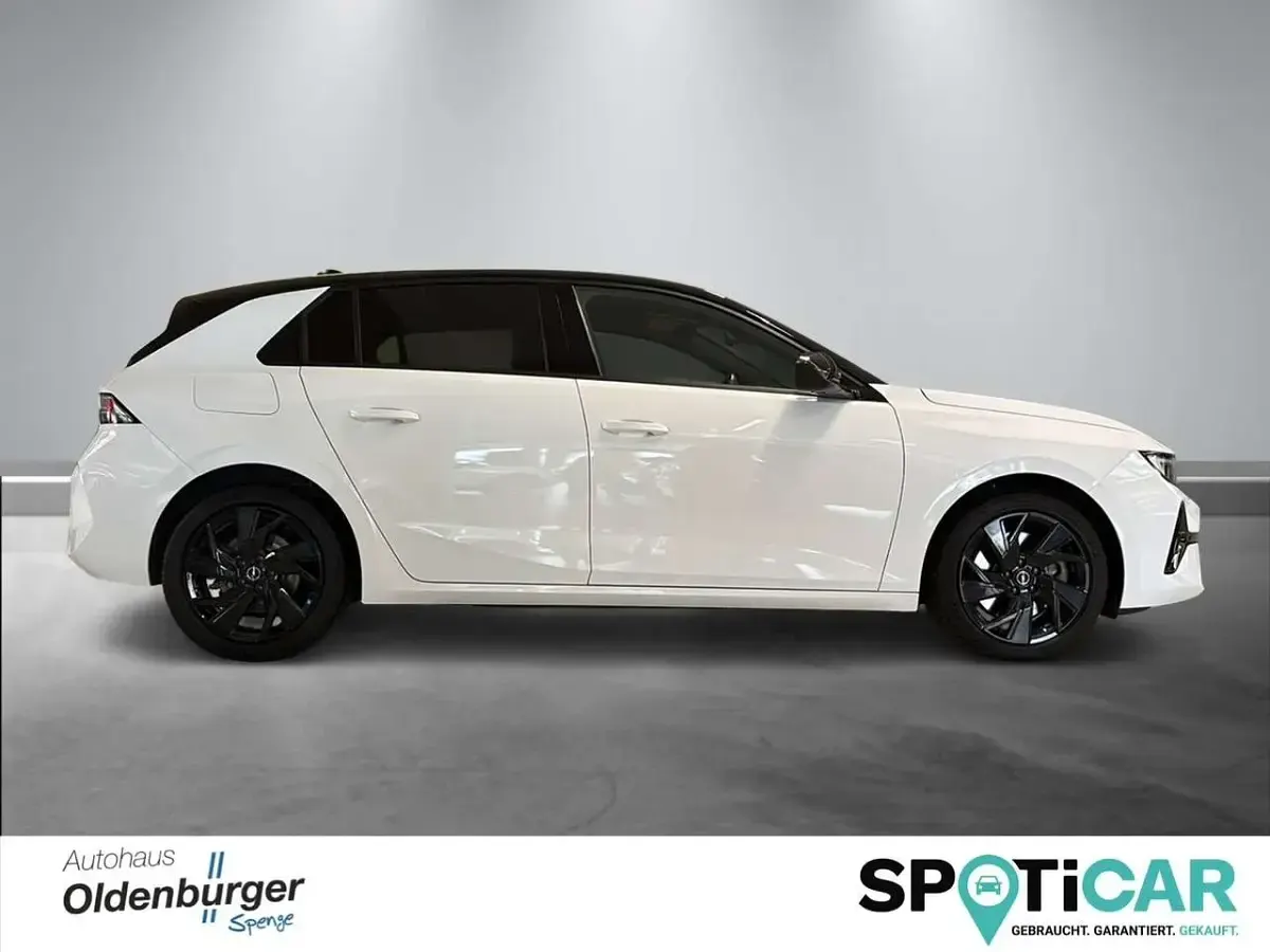 Gebraucht Opel Astra GS Line 179 PS (131 kW) 2022 Jadeweiß / dach schwarz Kleinwagen