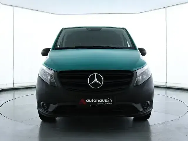 Gebraucht Mercedes Vito 136 PS (100 kW) 2024 Grün Van