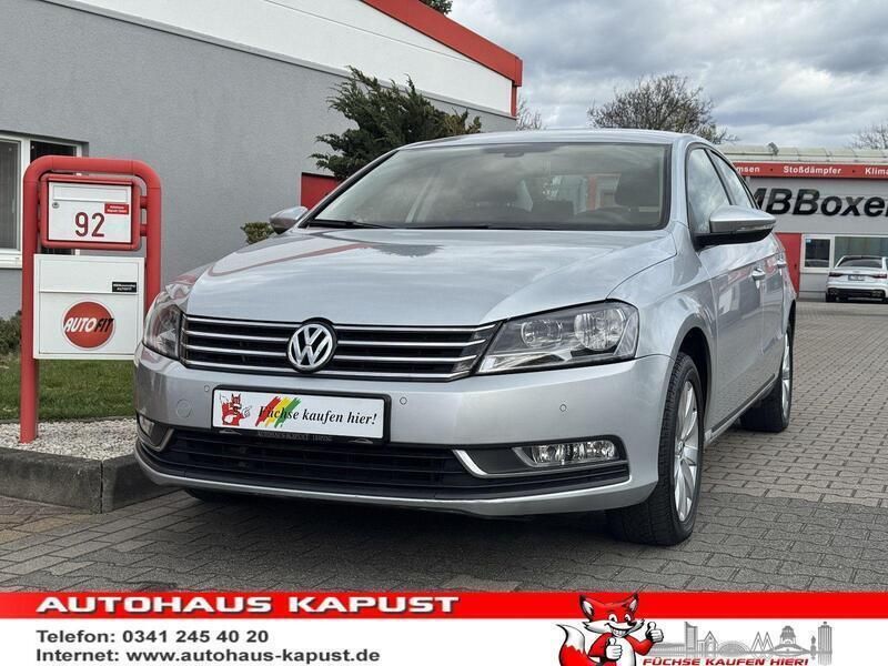 Silber Gebraucht 2012 VW Passat Limousine | 8.990 € (Guter Preis) - Bild 1/3