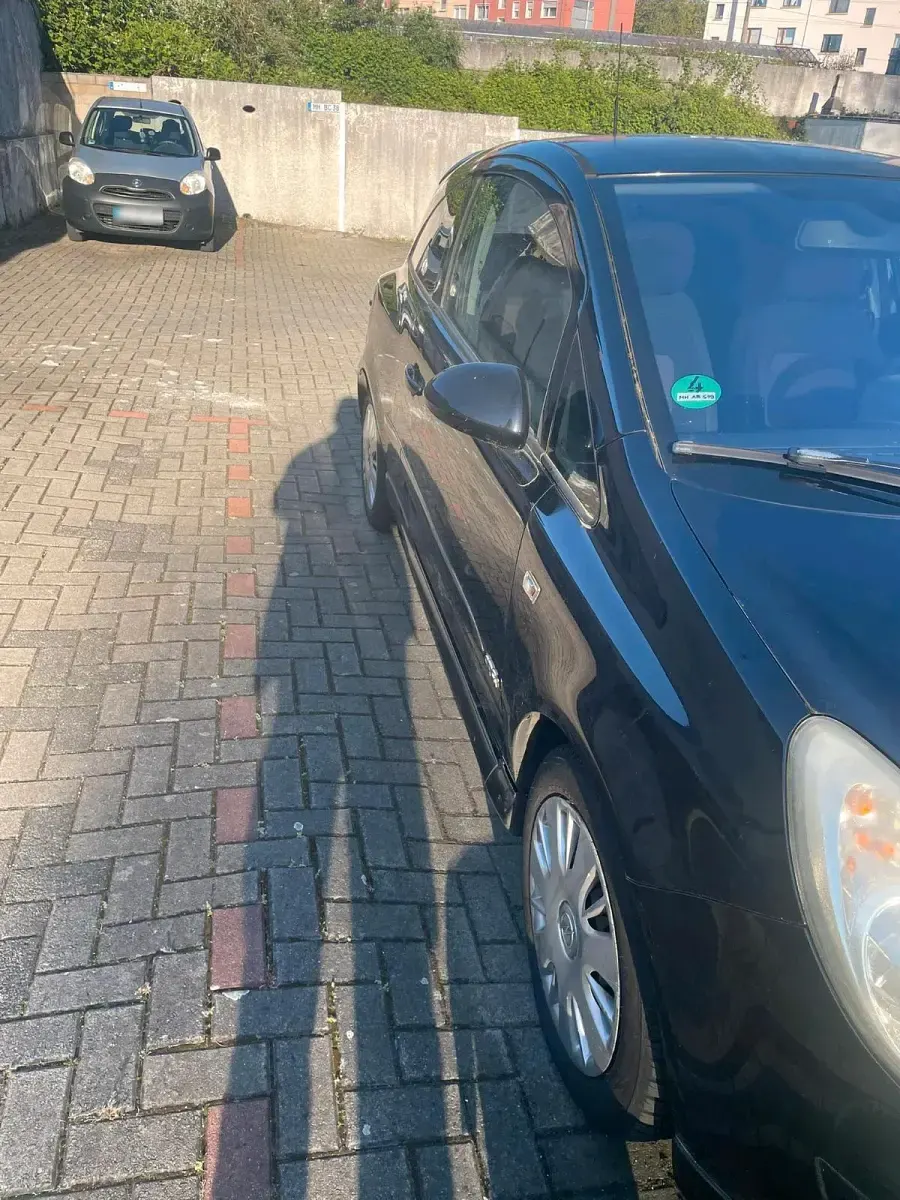 Używany Opel Corsa 90 KM (66 kW) 2007 Czarny Hatchback