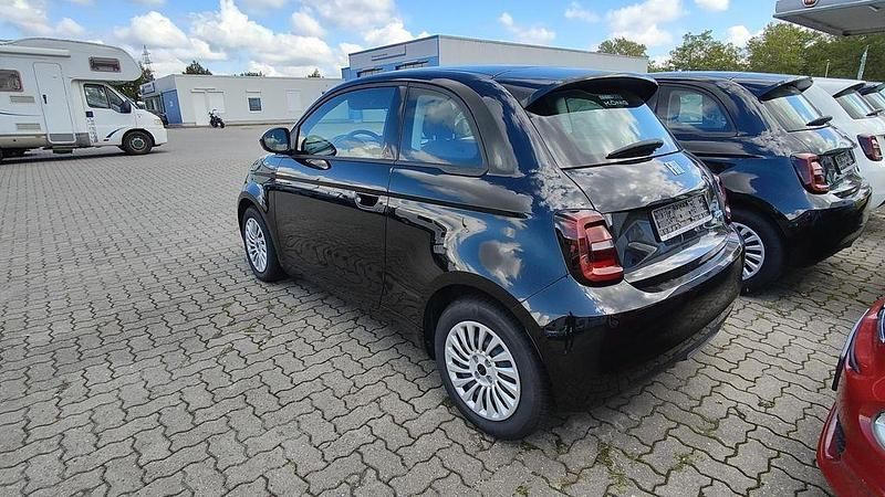 Gebraucht Fiat 500e 86 kW (118 PS) 2023 Schwarz Kleinwagen