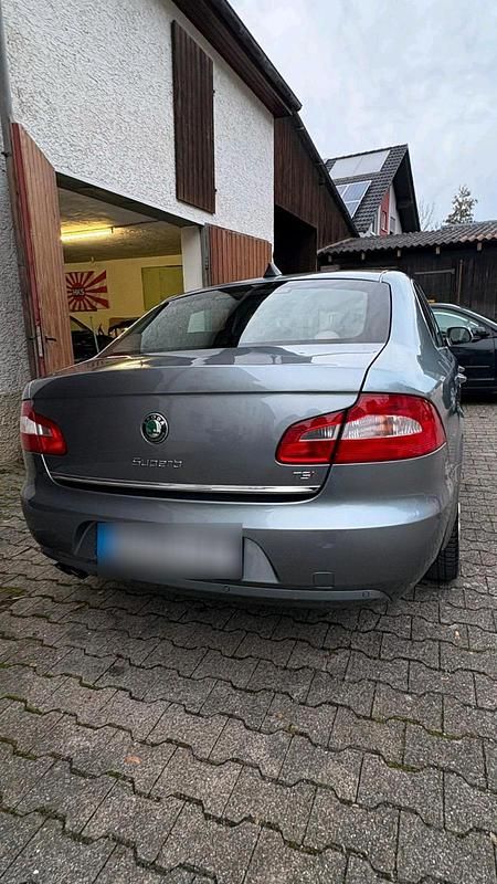 Gebraucht Skoda Superb 160 PS (117 kW) 2008 Silber Limousine