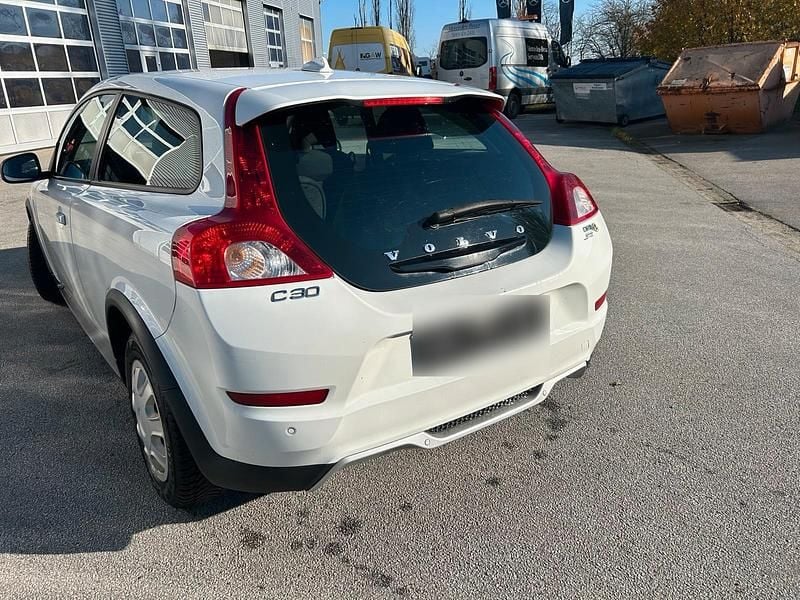 Gebraucht Volvo C30 114 PS (83 kW) 2012 Weiß Kleinwagen