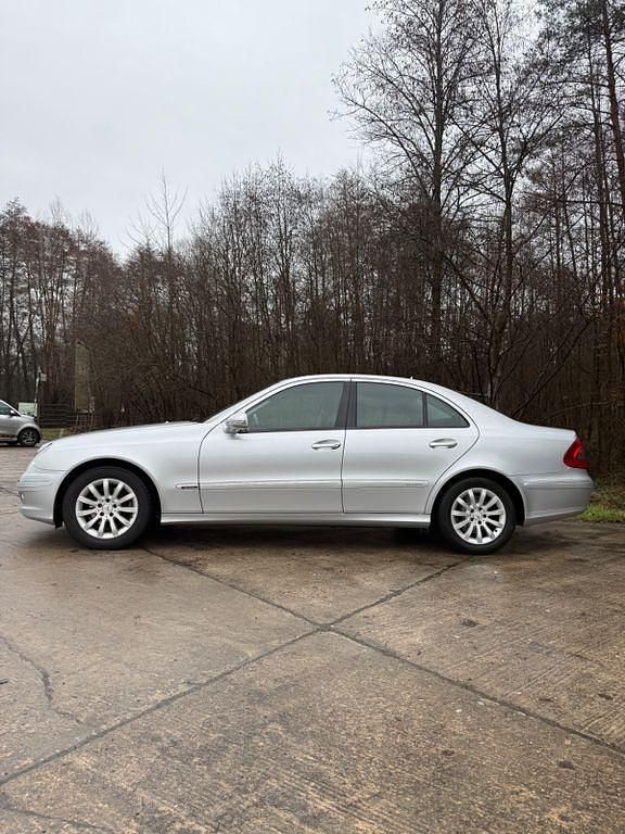 Gebraucht Mercedes E200 Elegance 184 PS (135 kW) 2006 Silber Limousine