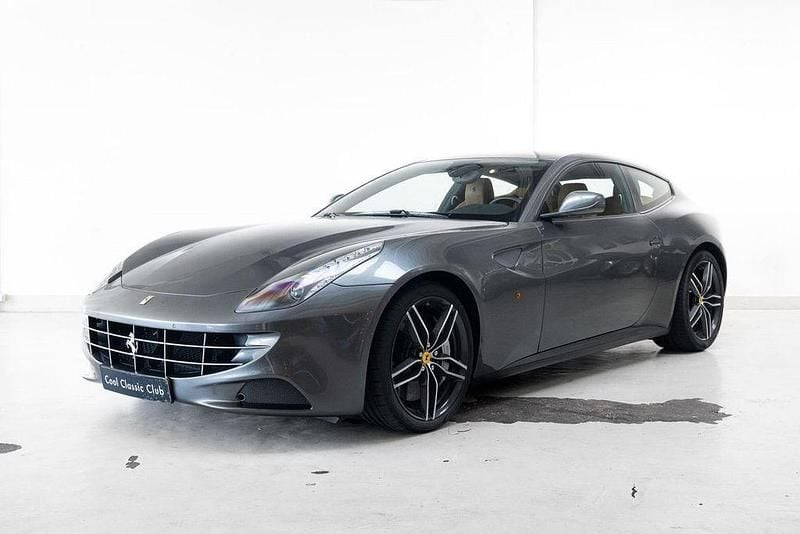 Grau Gebraucht 2015 Ferrari FF | 133.019 € - Bild 1/4