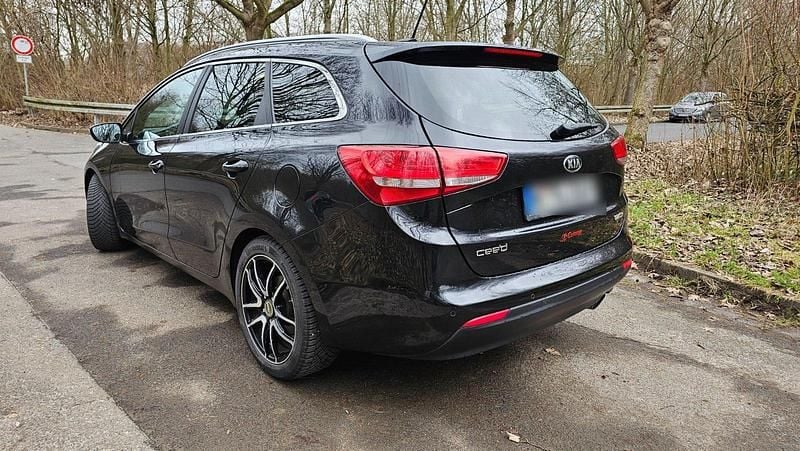 Gebraucht Kia Ceed Sportswagon 135 PS (99 kW) 2016 Schwarz Kombi